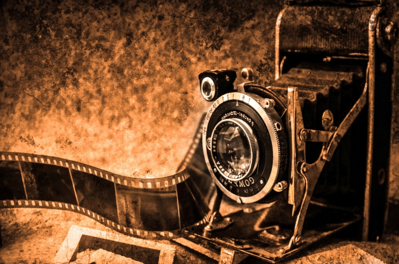 photographe-TOURRETTE LEVENS-min_light-wood-night-camera-photography-vintage-1245236-pxhere.com